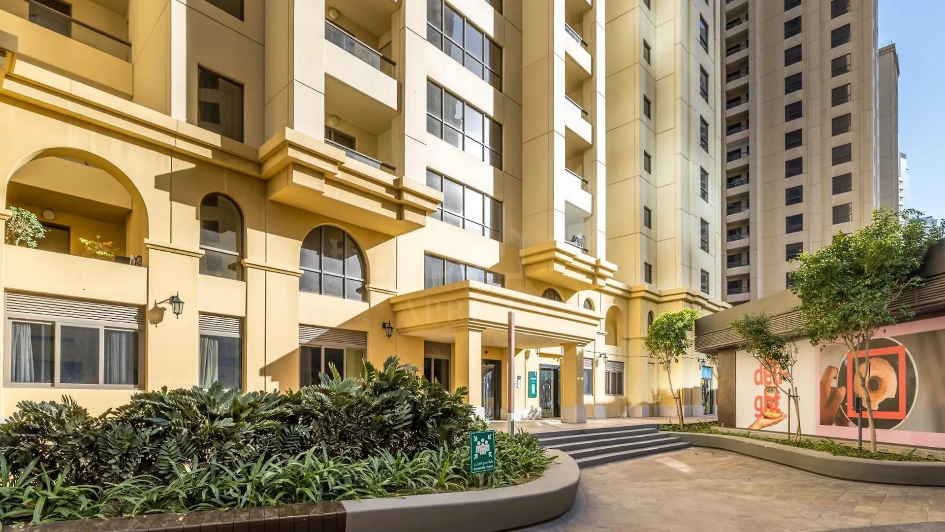 Stylish 2Br Apt Just Minutes From Beach Dubái Apartamento