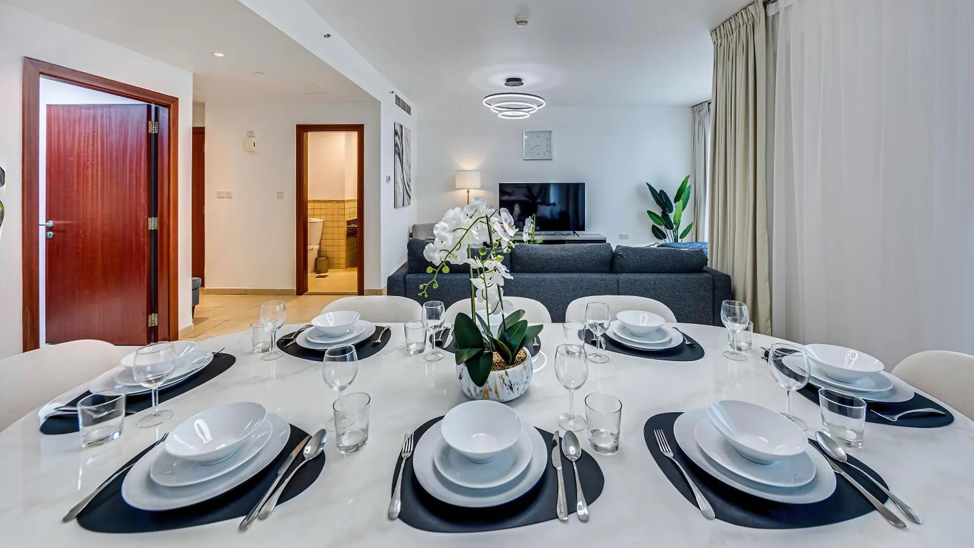 Stylish 2Br Apt Just Minutes From Beach Dubái Apartamento