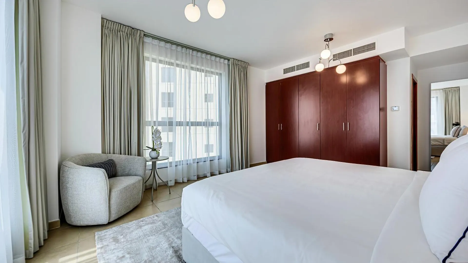 Stylish 2Br Apt Just Minutes From Beach Dubái Apartamento